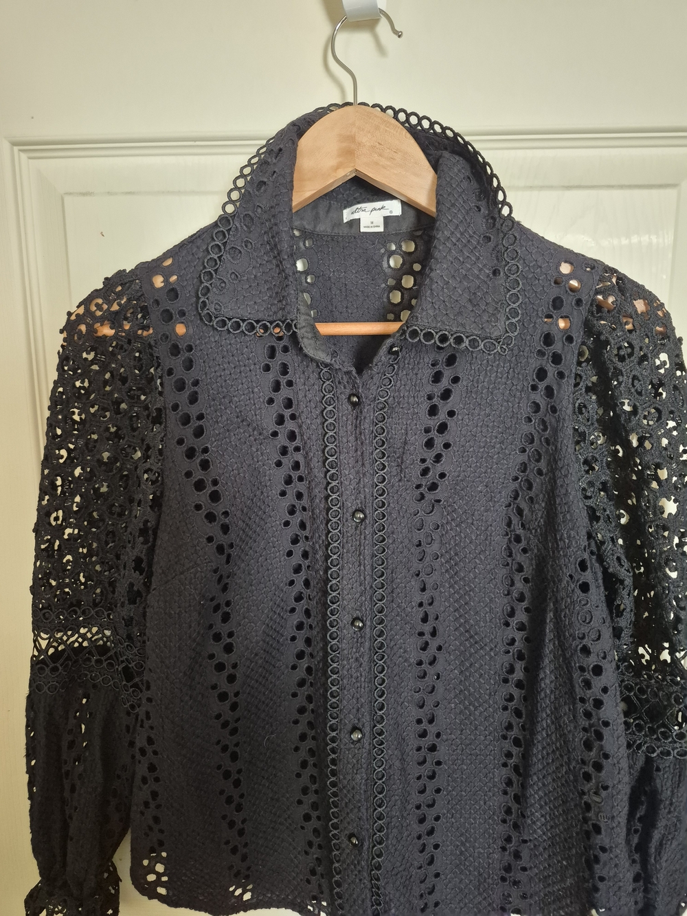 Size M Ultra Pink Black Eyelet Button-Down Women’s Shirt